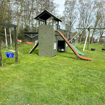 度假居 Charming Just 450 M From The Water